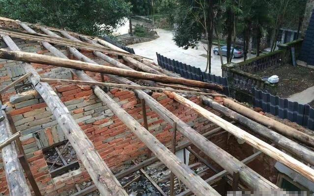 安裝合成樹(shù)脂瓦 安裝合成樹(shù)脂瓦